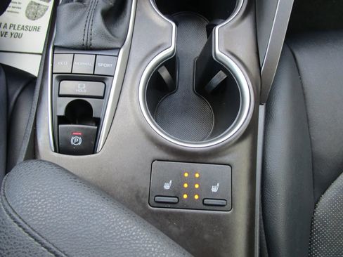 Used 2024 Toyota Camry XLE FWD image 31