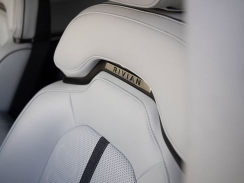 Used 2025 Rivian R1S Adventure image 14