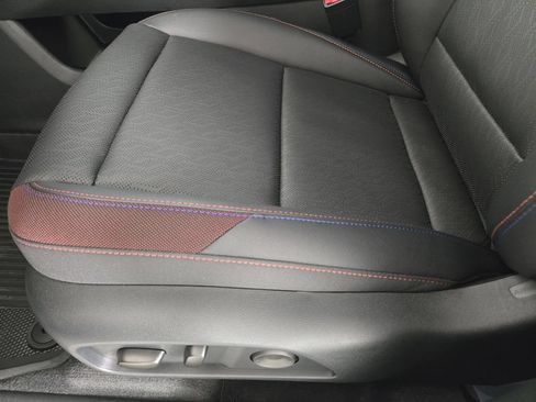 New 2026 Chevrolet Equinox RS w/ Convenience Package III FWD image 25