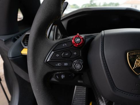 Used 2024 Lamborghini Revuelto AWD/4WD image 17