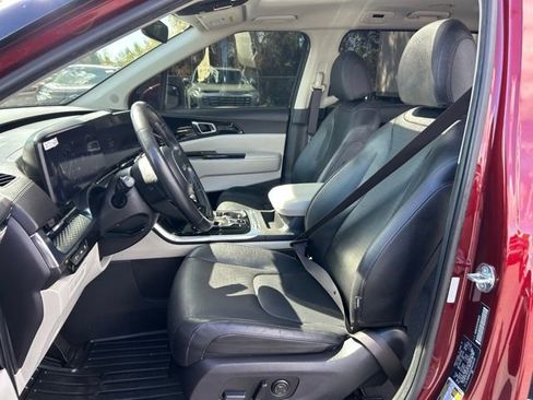 Used 2023 Kia Carnival SX Prestige image 13