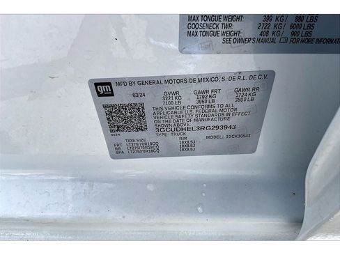 Used 2024 Chevrolet Silverado 1500 ZR2 w/ Technology Package image 32