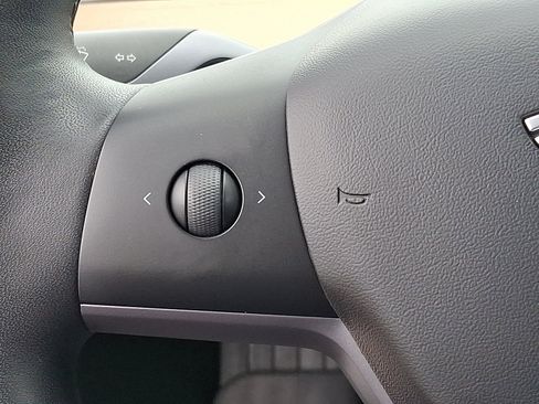 Used 2019 Tesla Model 3 Performance image 21