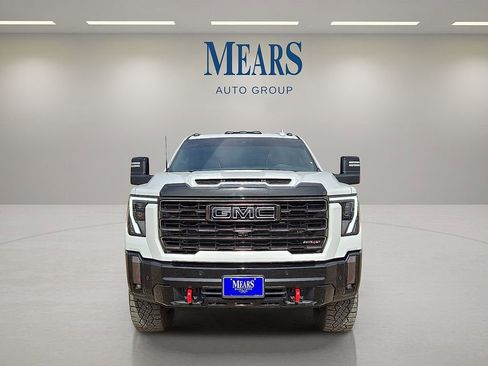 Used 2024 GMC Sierra 2500 AT4X image 8