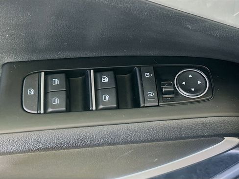 Used 2025 Kia Soul LX w/ LX Technology Package FWD image 15