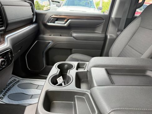 Used 2023 Chevrolet Silverado 1500 LT AWD/4WD image 31