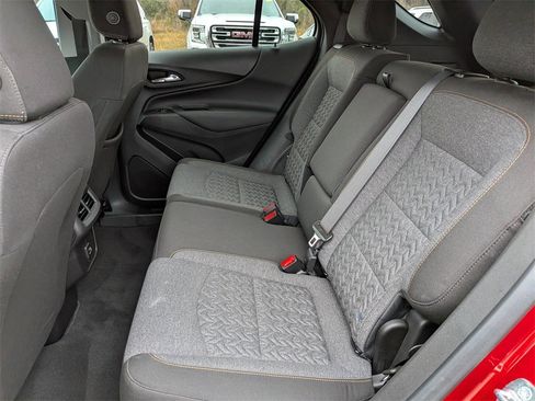 Used 2024 Chevrolet Equinox LT image 15
