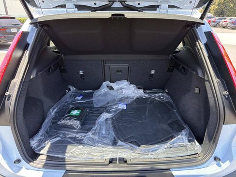 New 2026 Volvo XC40 B5 Plus w/ Protection Package Premier AWD/4WD image 18