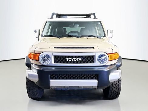 Used 2014 Toyota FJ Cruiser Base w/ Upgrade Package image 2