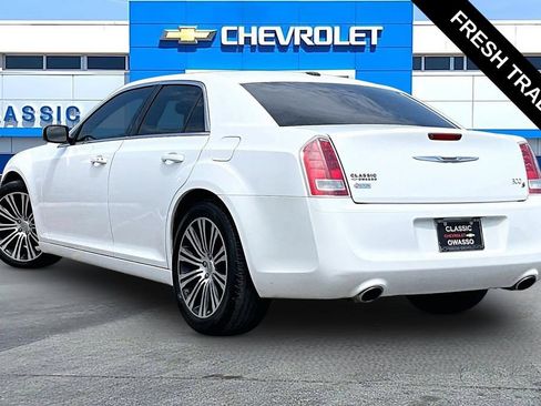 Used 2013 Chrysler 300 S RWD image 3