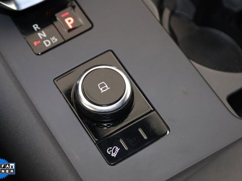 Used 2023 Land Rover Discovery S R-Dynamic image 29