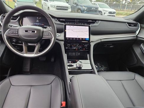 New 2025 Jeep Grand Cherokee Limited w/ Black Appearance Package image 22