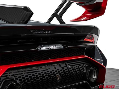 Used 2023 Lamborghini Huracan STO RWD image 25