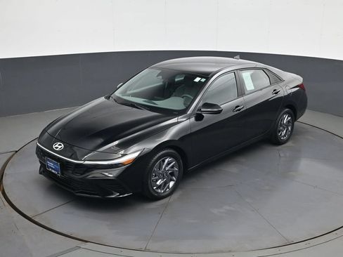 Certified 2024 Hyundai Elantra SEL FWD image 13