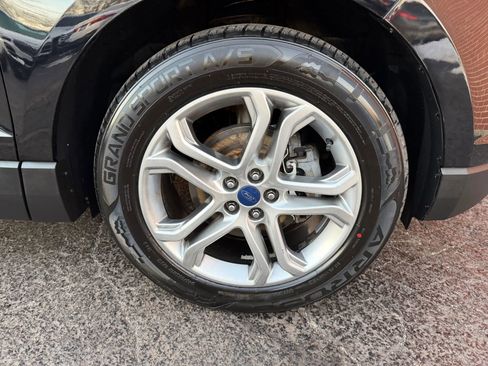 Used 2016 Ford Edge Titanium image 21