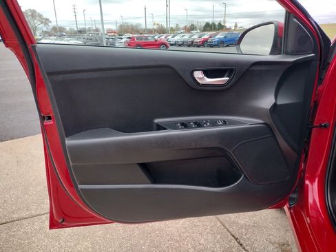 Used 2023 Kia Rio S image 19