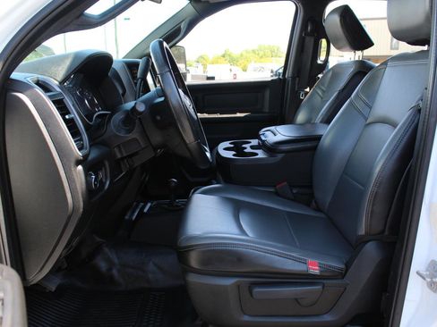 Used 2024 RAM 2500 Tradesman w/ Chrome Appearance Group AWD/4WD image 32
