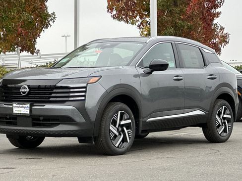 New 2026 Nissan Kicks SV image 8