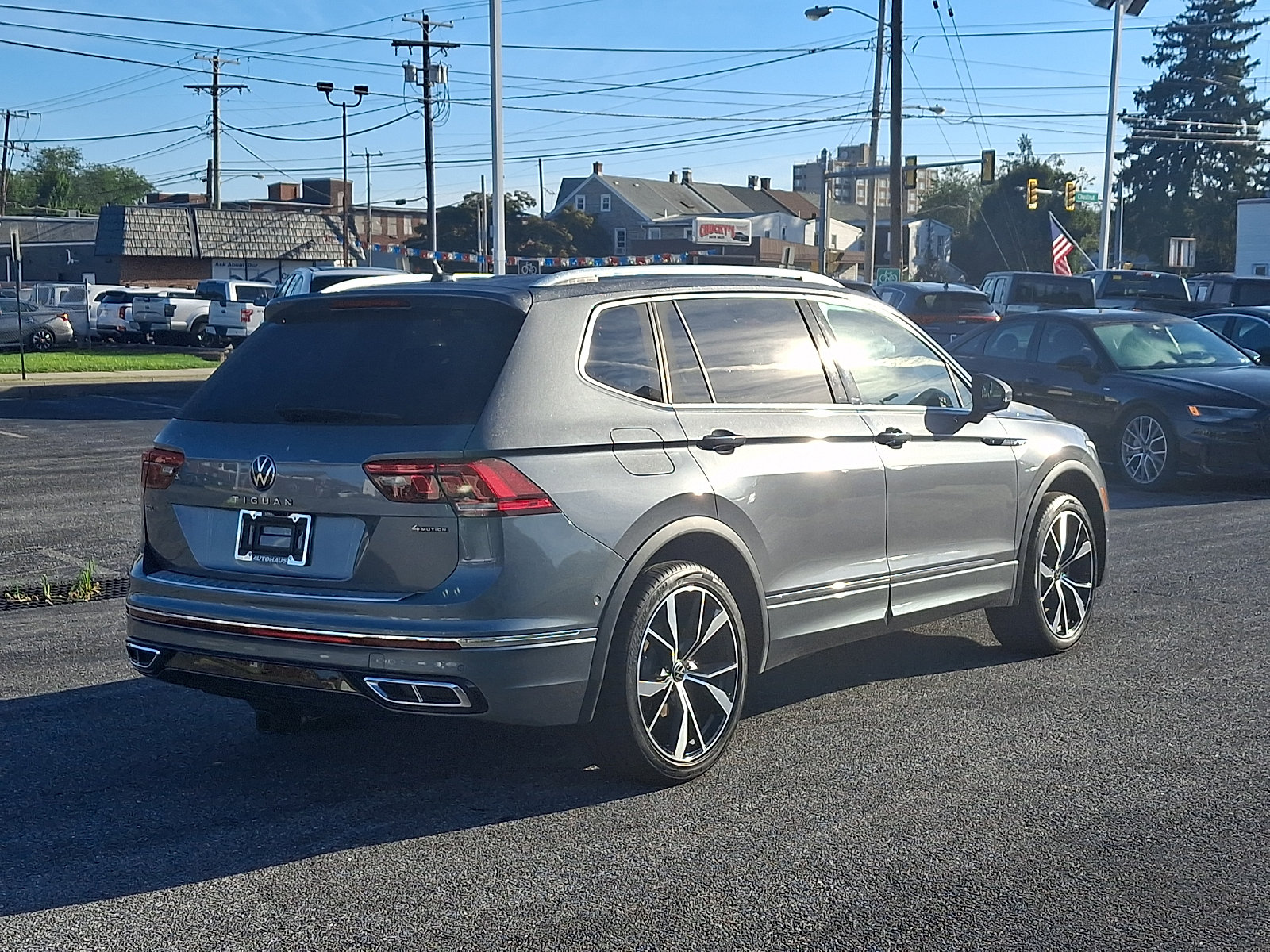Used 2024 Volkswagen Tiguan SEL R-Line AWD/4WD image 7