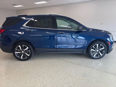 Used 2023 Chevrolet Equinox Premier FWD image 4