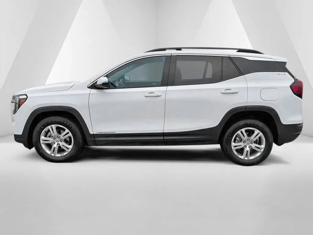 Used 2022 GMC Terrain SLE w/ Driver Convenience Package AWD/4WD image 5