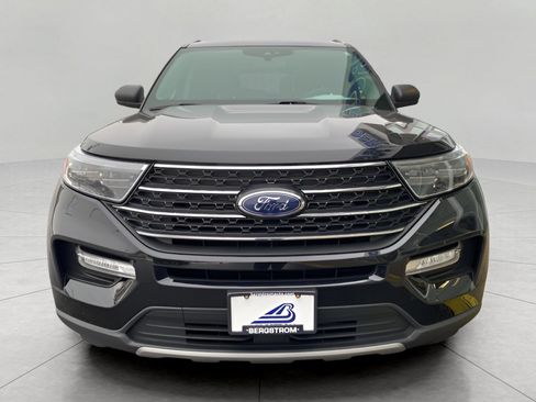 Used 2023 Ford Explorer XLT w/ Equipment Group 202A image 3