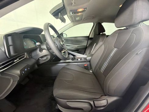 Certified 2025 Hyundai Elantra Hybrid FWD image 23