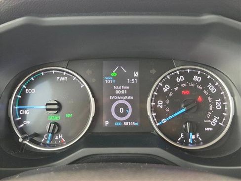 Used 2022 Toyota RAV4 XLE Premium AWD/4WD image 9