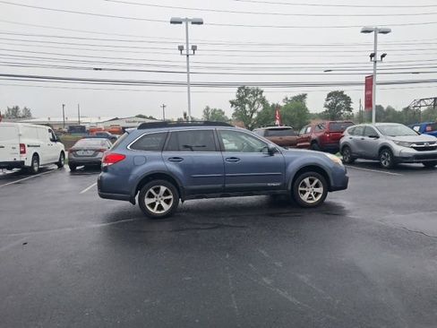 Used 2014 Subaru Outback 2.5i Premium w/ Accessory Value Package (OYY) AWD/4WD image 7
