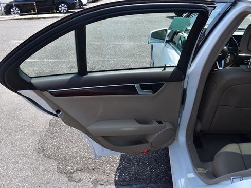 Used 2014 Mercedes-Benz C 300 4MATIC Sedan image 21