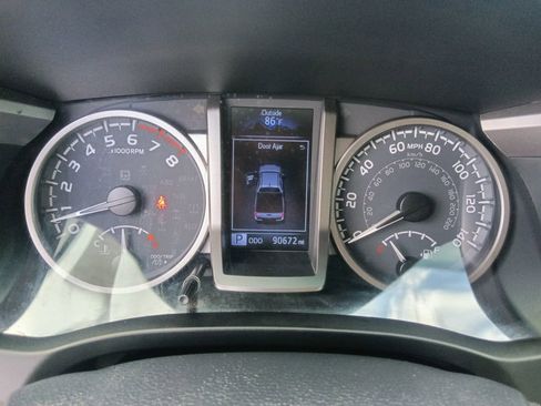 Used 2021 Toyota Tacoma SR5 w/ Technology Package AWD/4WD image 20