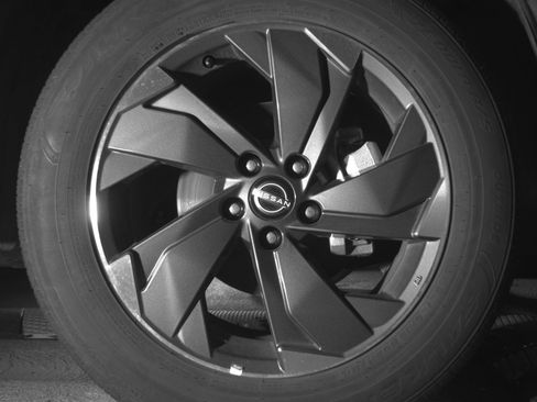 Used 2025 Nissan Rogue SV FWD image 13