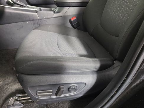 Used 2025 Toyota RAV4 XLE image 30