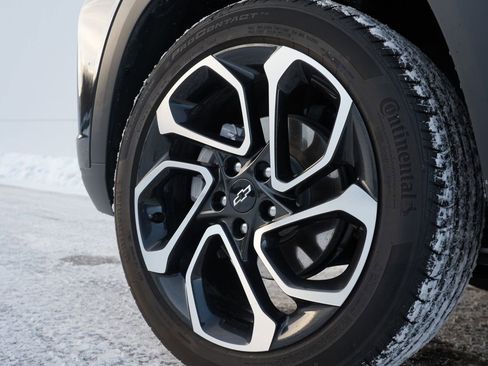 Used 2025 Chevrolet Trax RS w/ Sunroof Package image 32