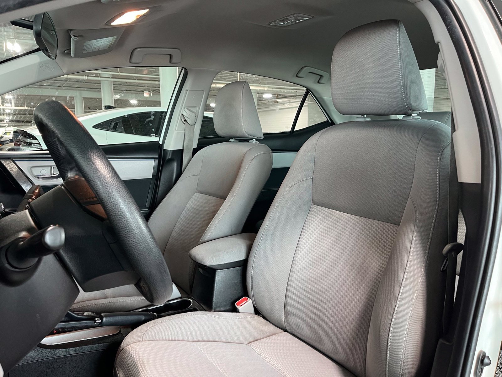 Used 2016 Toyota Corolla LE FWD image 5