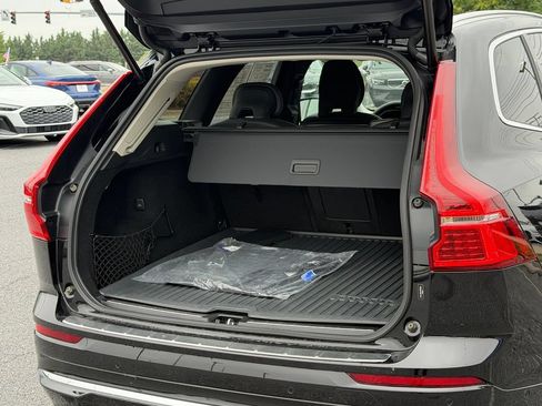 Used 2023 Volvo XC60 B5 Ultimate w/ Climate Package AWD/4WD image 19