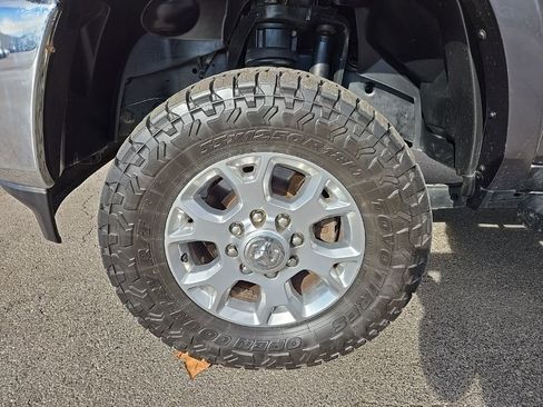 Used 2019 RAM 2500 Laramie image 11