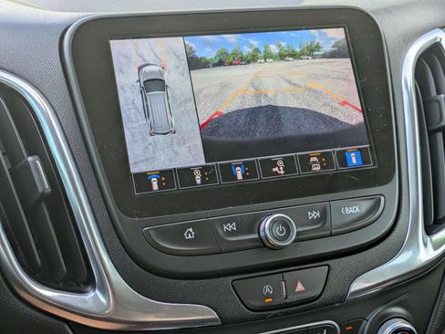 Used 2022 Chevrolet Equinox LT FWD image 18