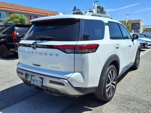 Certified 2025 Nissan Pathfinder Platinum w/ Cargo Package FWD image 22
