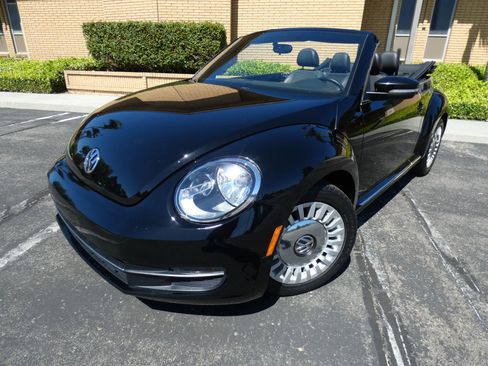 Used 2014 Volkswagen Beetle 2.5 FWD image 13