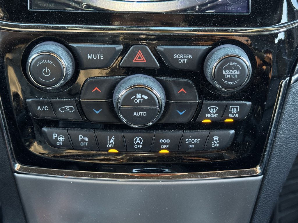 Used 2019 Jeep Grand Cherokee Overland AWD/4WD image 18