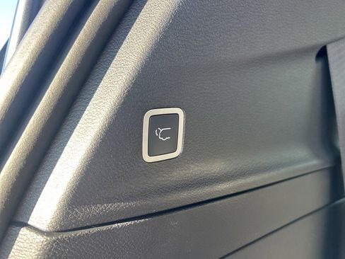 New 2026 Chrysler Voyager LX image 19