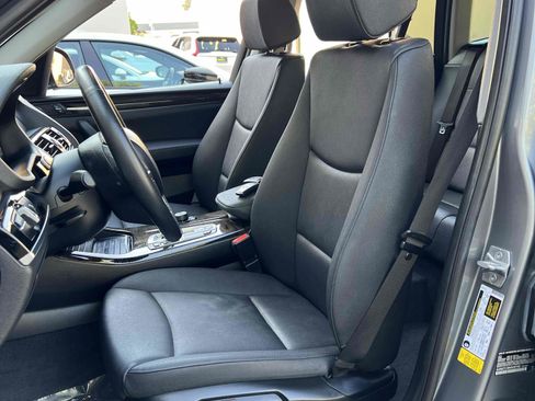 Used 2017 BMW X3 sDrive28i RWD image 4