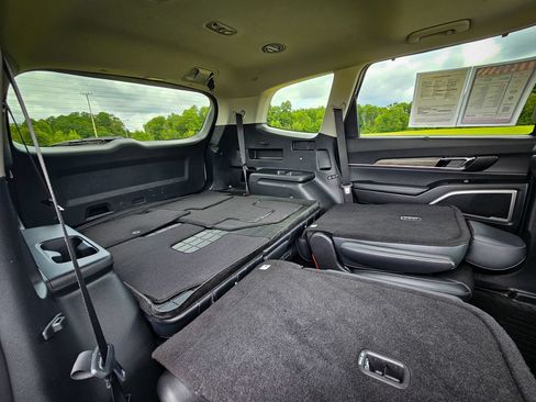 Used 2022 Kia Telluride EX w/ EX Premium Package AWD/4WD image 38