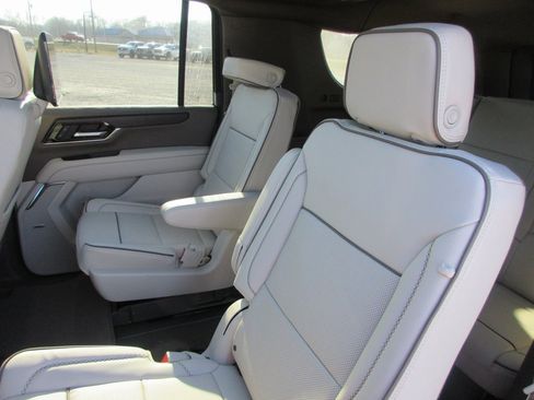 New 2026 GMC Yukon XL Denali image 14