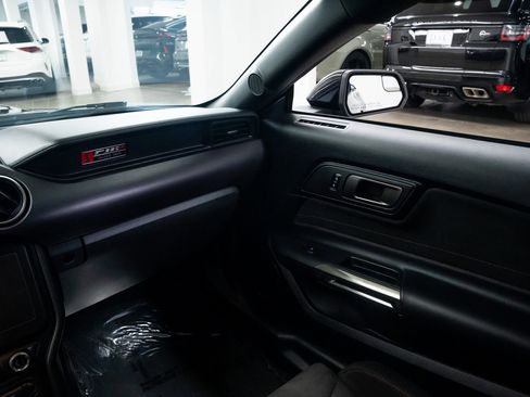 Used 2017 Ford Mustang Shelby GT350R w/ GT350R Equipment Group 920A image 10