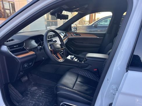 Used 2024 Jeep Grand Cherokee L Summit image 15