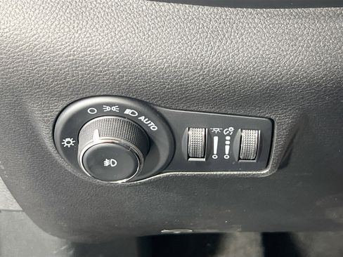 Used 2022 Jeep Compass Limited w/ Sun and Sound Group image 10