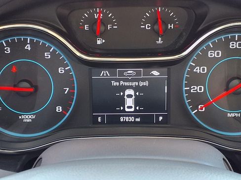 Used 2017 Chevrolet Cruze LS FWD image 30