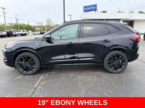 Used 2023 Ford Escape ST-Line Elite AWD/4WD image 2